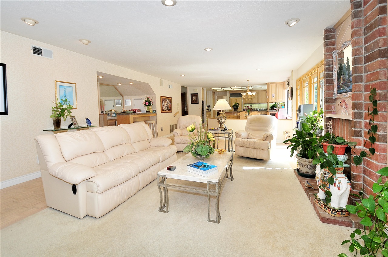 380 Surrey Dr, Bonita, CA 91902 photo 11