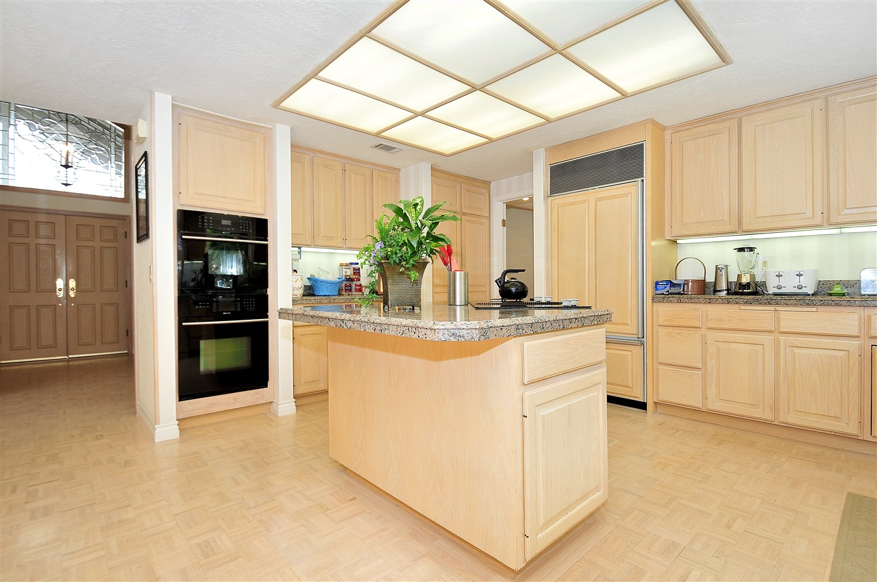 380 Surrey Dr, Bonita, CA 91902 photo 15