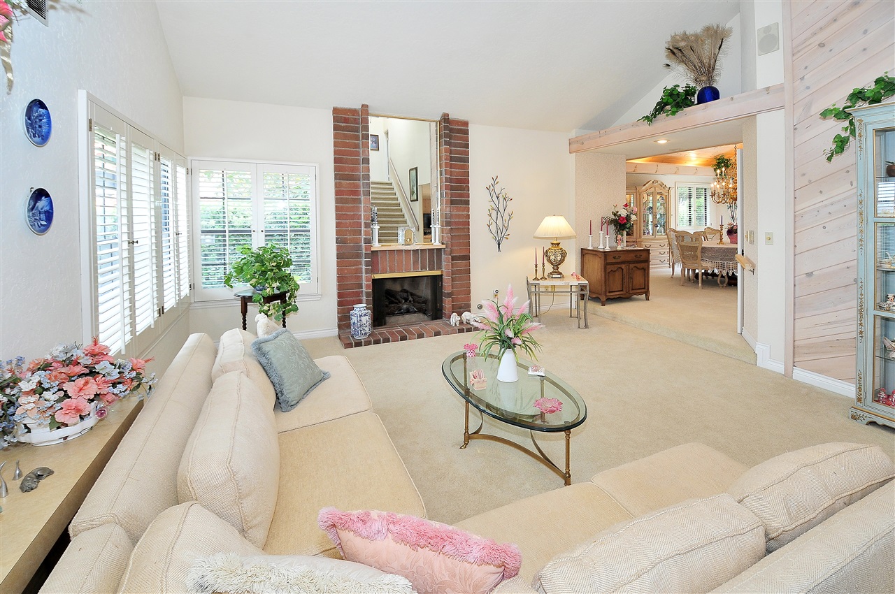 380 Surrey Dr, Bonita, CA 91902 photo 4