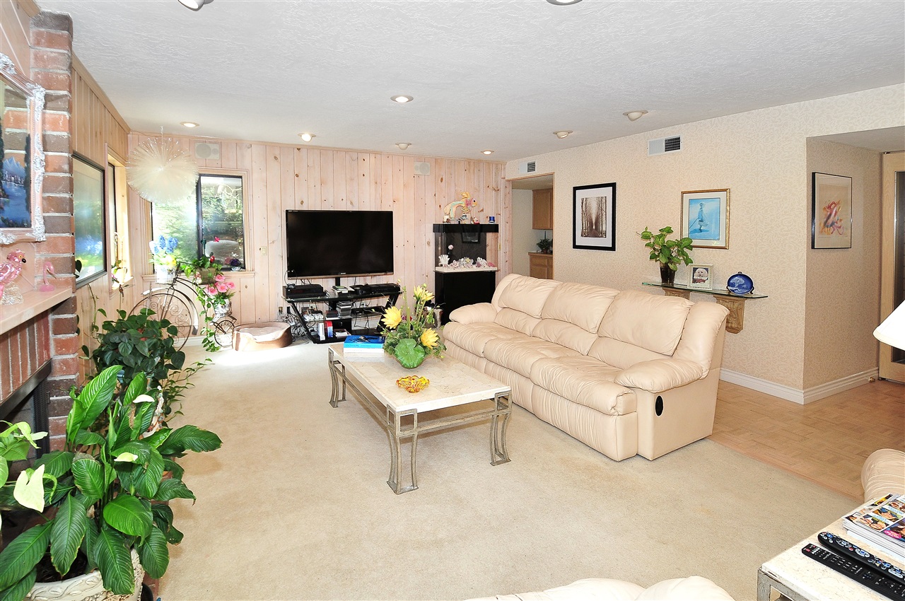 380 Surrey Dr, Bonita, CA 91902 photo 9