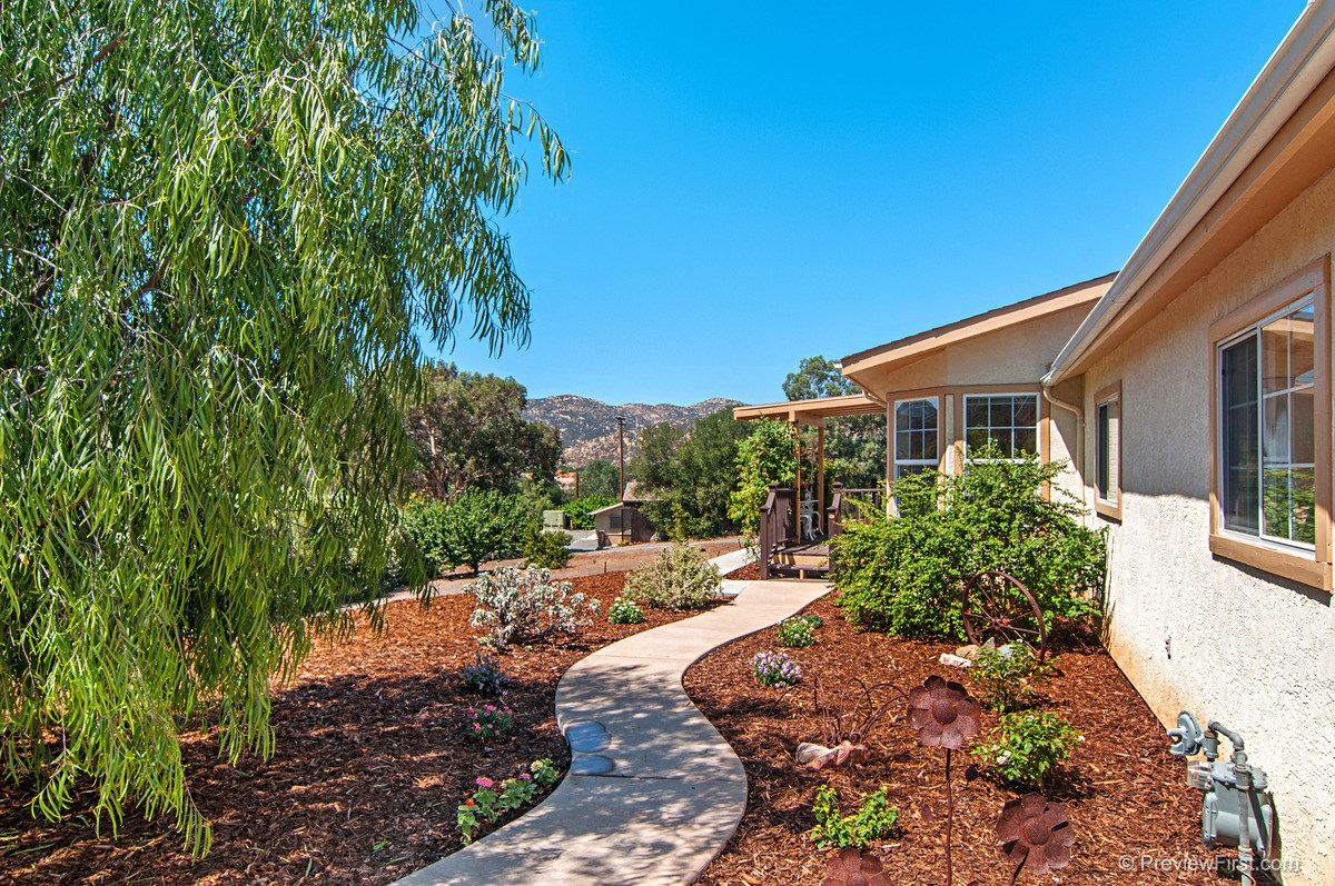 548 Arnold, Alpine, CA 91901 photo 2