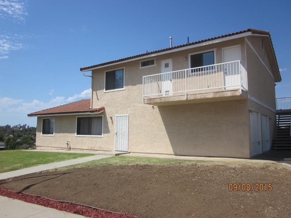 179 East Dr, Vista, CA 92084 photo 1