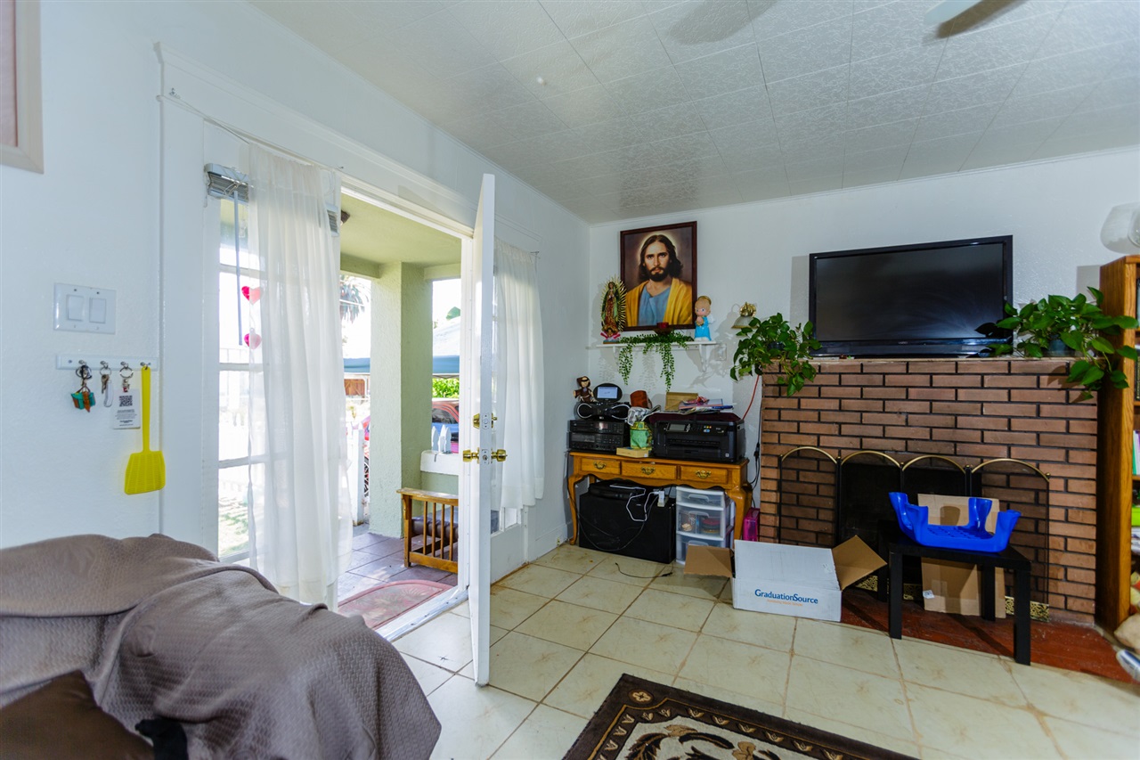 636 Neptune, Oceanside, CA 92054 photo 5