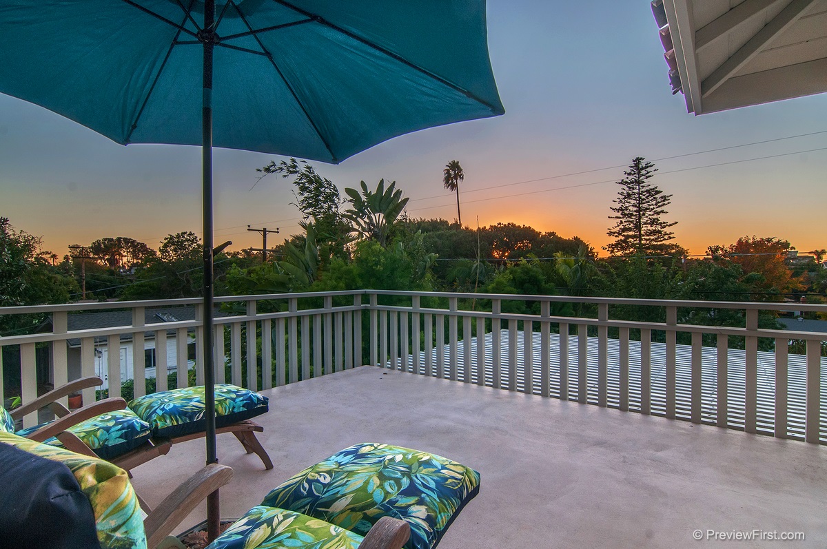 1058 Stratford Dr, Encinitas, CA 92024 photo 1