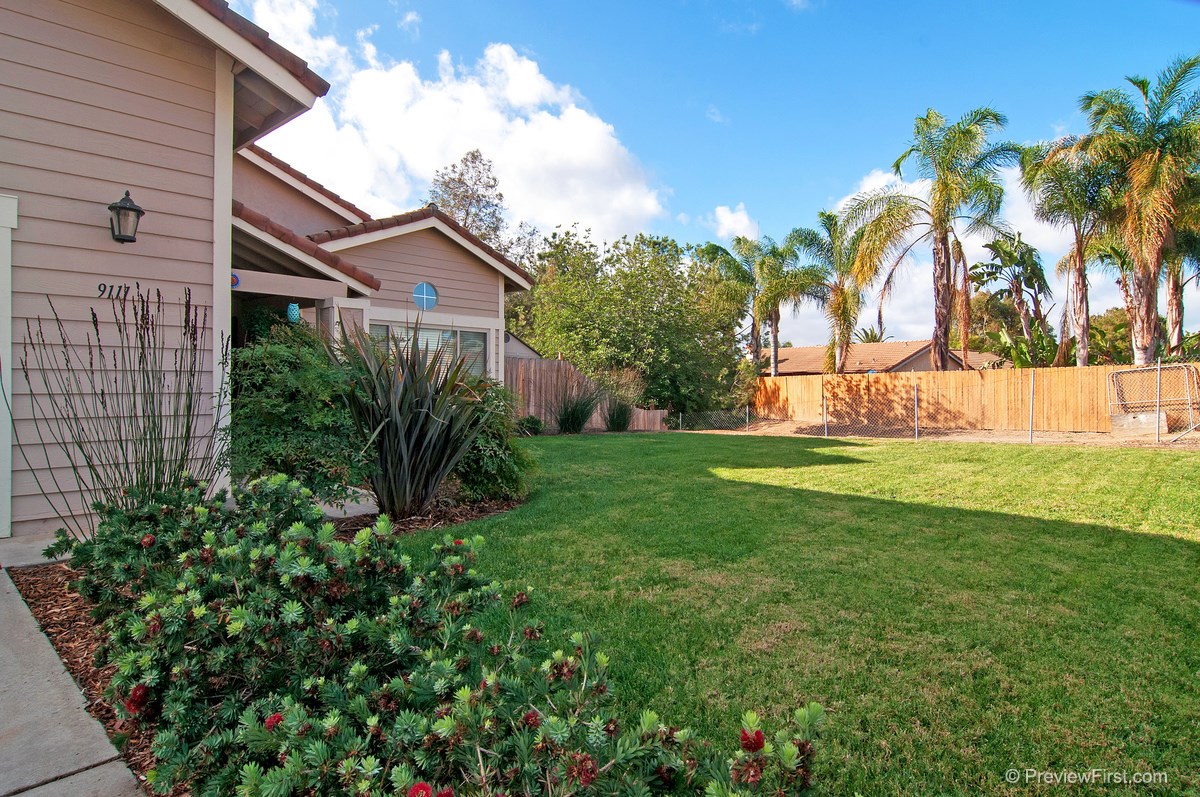 9111 Fonteyn Ct, Santee, CA 92071 photo 2