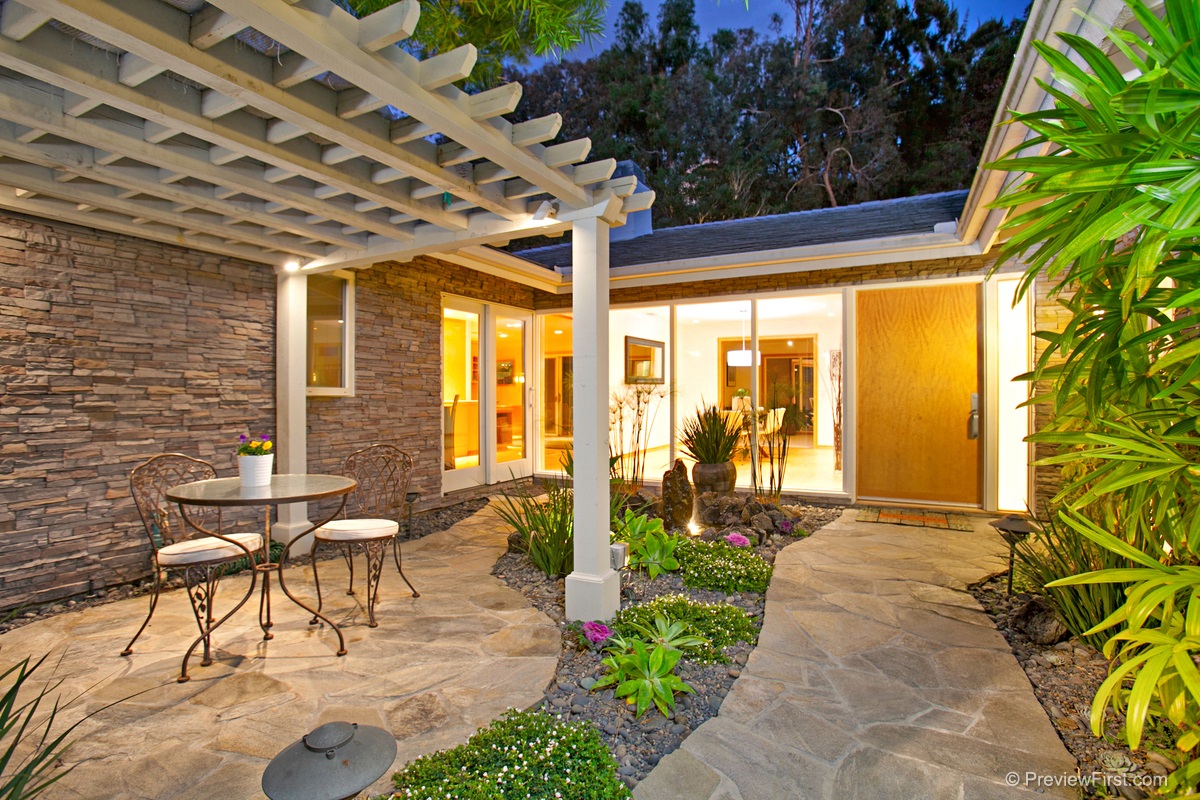6847 Avenida Andorra, La Jolla, CA 92037 photo 2