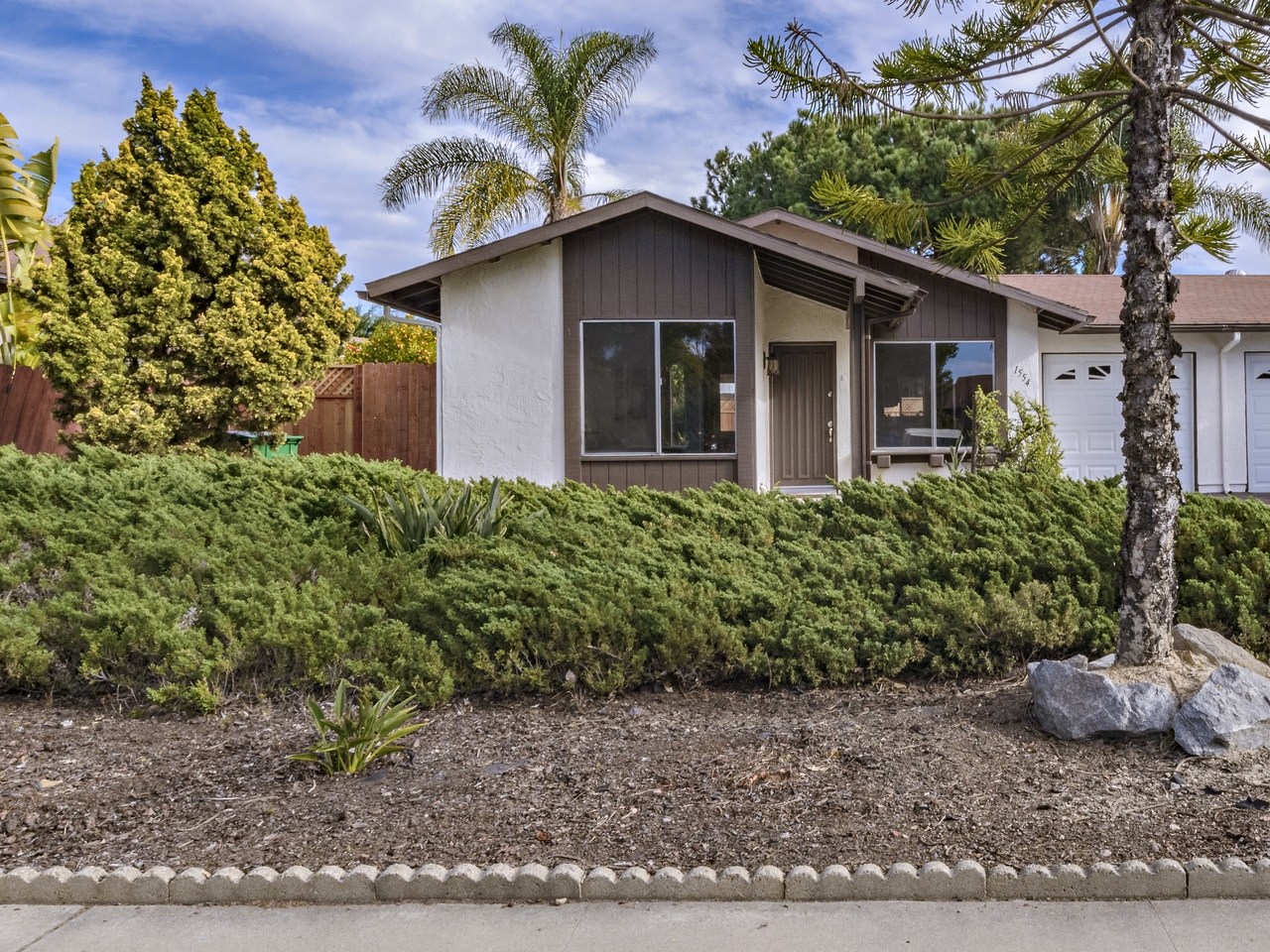 1554 Peacock Blvd, Oceanside, CA 92056 photo 2