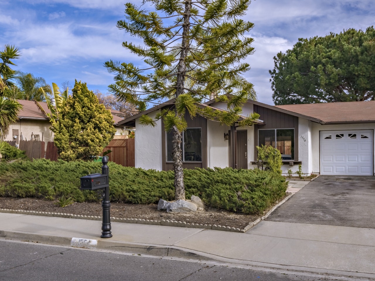 1554 Peacock Blvd, Oceanside, CA 92056 photo 1