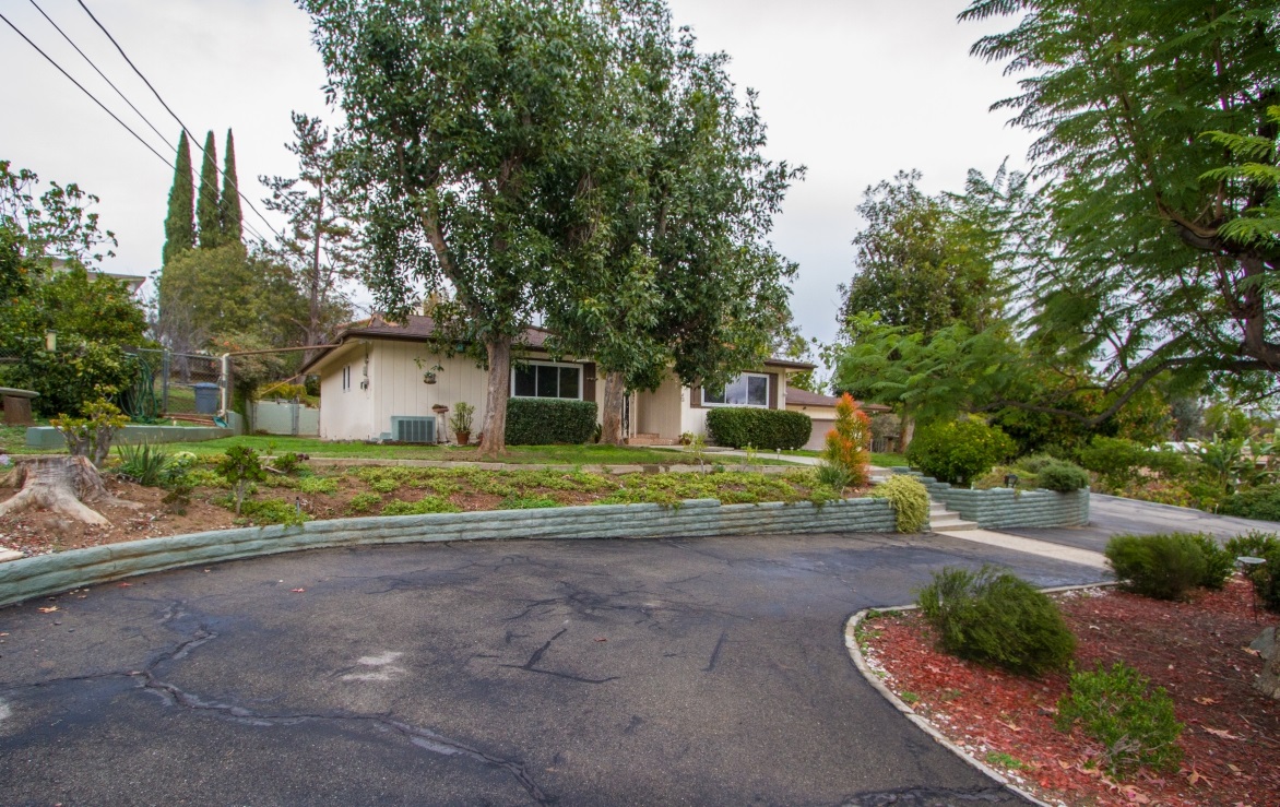 1026 Stonecrest, Escondido, CA 92027 photo 2