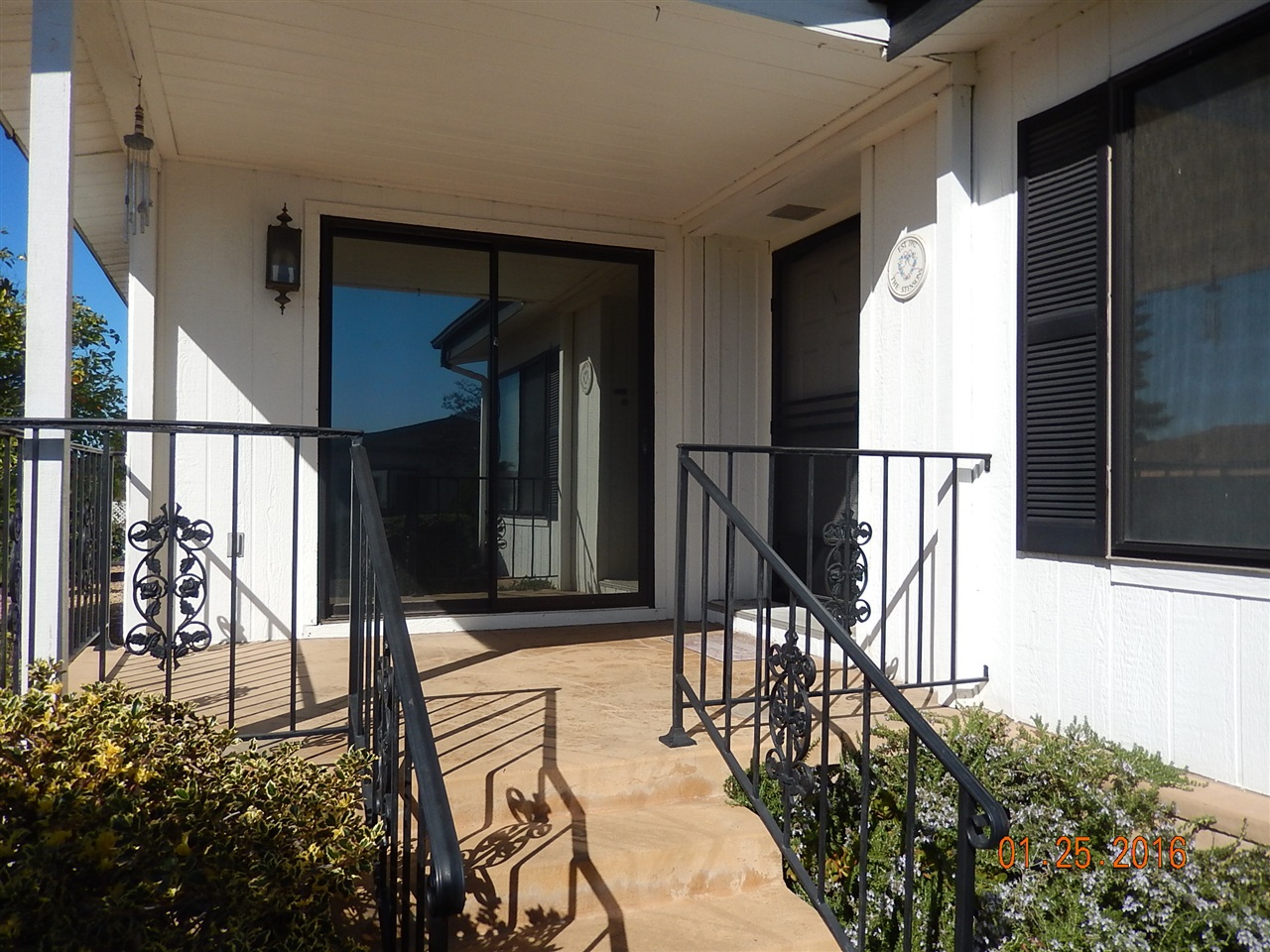 1625 Desert Gln, Escondido, CA 92026 photo 2