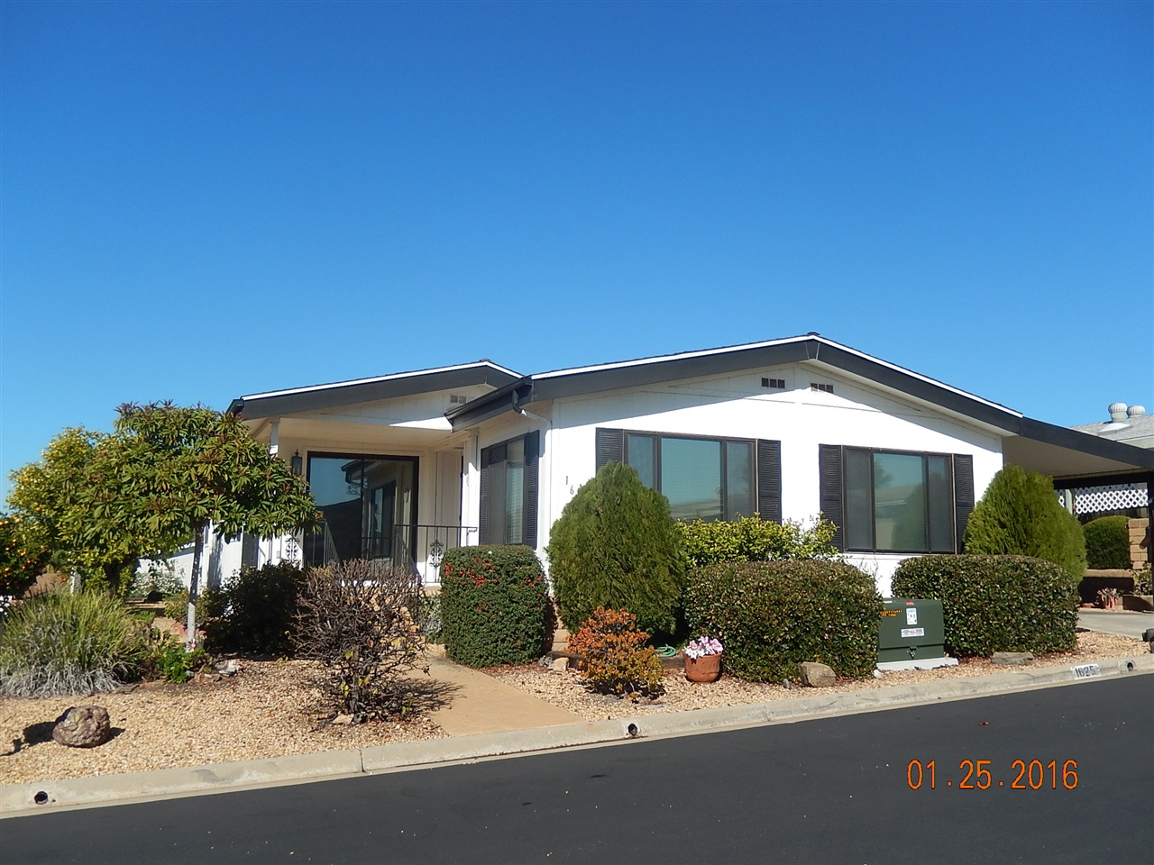 1625 Desert Gln, Escondido, CA 92026 photo 1