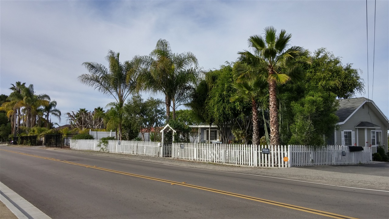 1233 Sunset Dr, Vista, CA 92081 photo 1