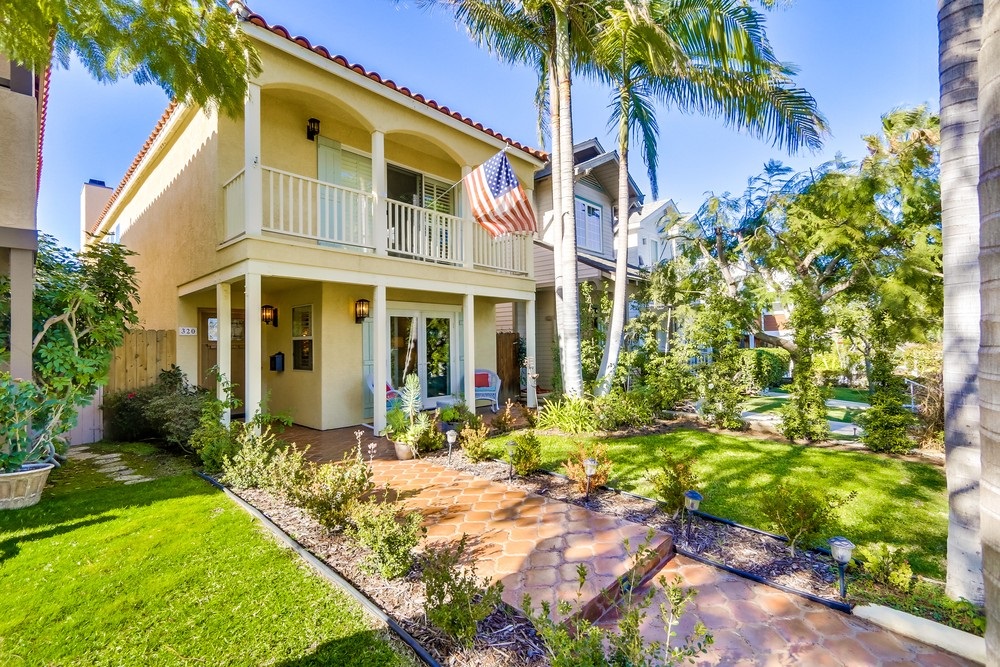 320 E Ave, Coronado, CA 92118 photo 2