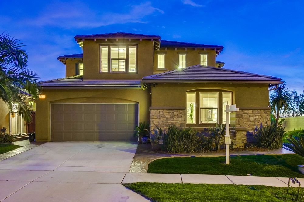 599 Dana Ln, Escondido, CA 92027 photo 2