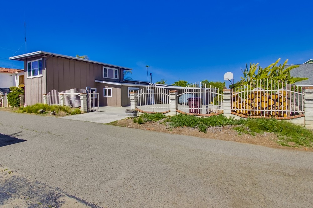 1466 Ridgeway, Oceanside, CA 92054 photo 2