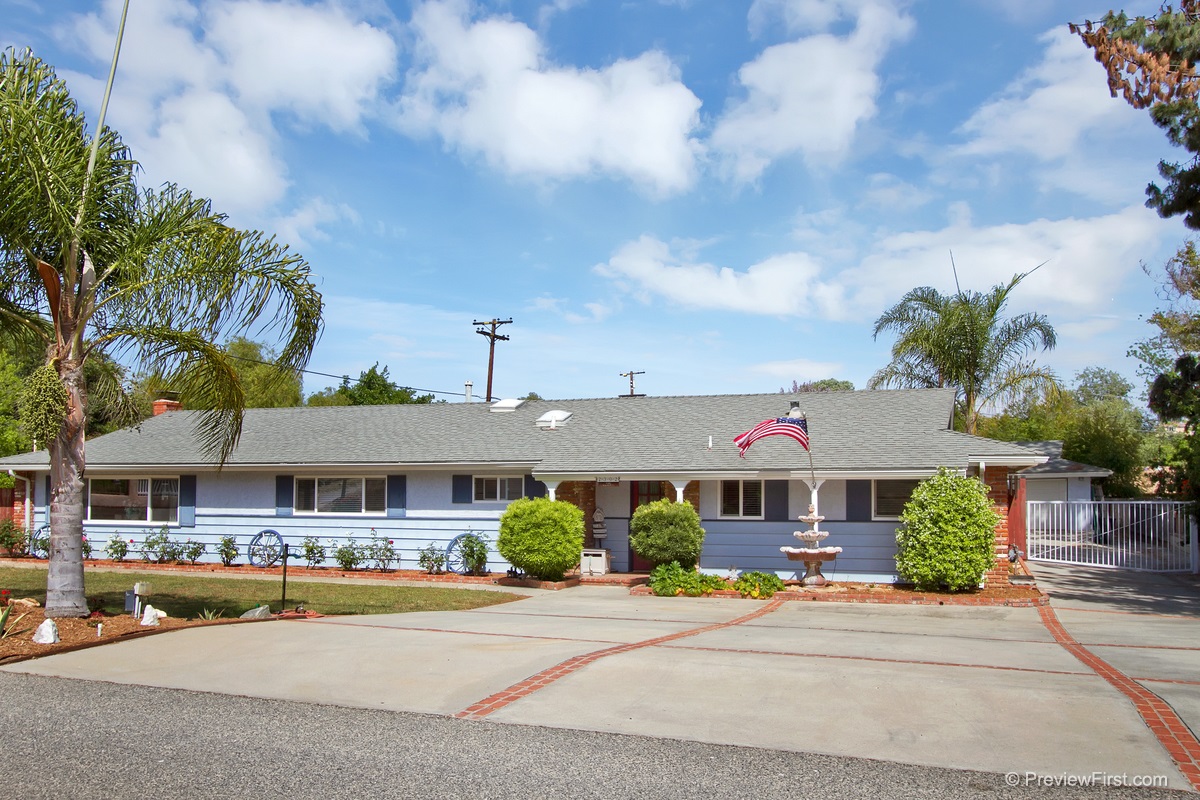 2302 Morro Rd, Fallbrook, CA 92028 photo 1
