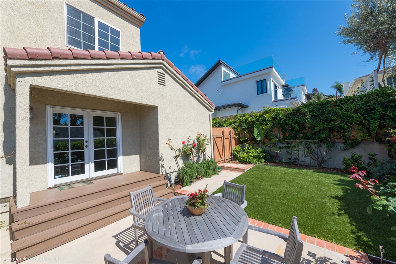 657 Gravilla Pl, La Jolla, CA 92037 photo 1