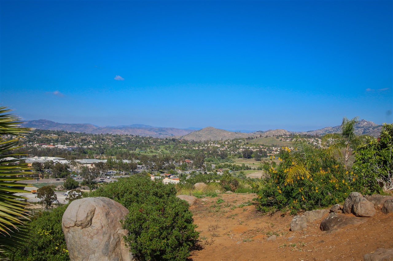 3426 Lomas Serenas Dr, Escondido, CA 92029 photo 23