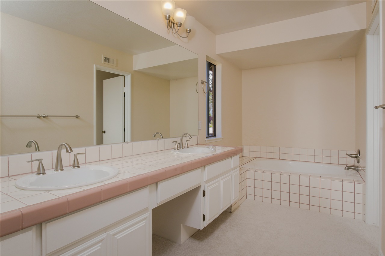 3426 Lomas Serenas Dr, Escondido, CA 92029 photo 13