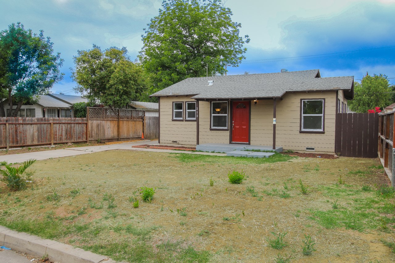 210 W 11th, Escondido, CA 92025 photo 2