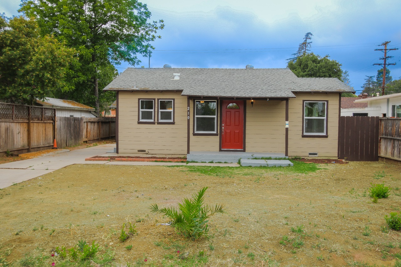 210 W 11th, Escondido, CA 92025 photo 3