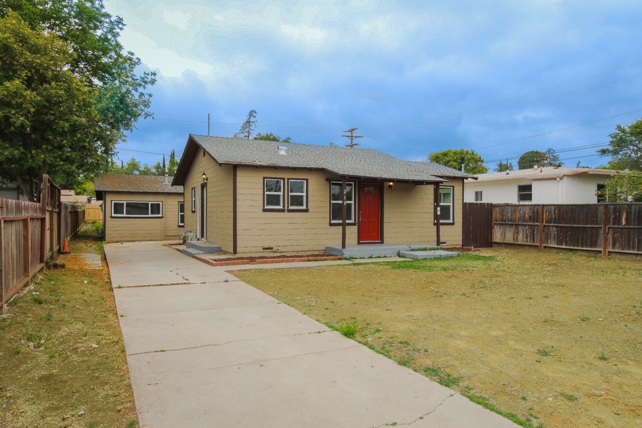 210 W 11th, Escondido, CA 92025 photo 1