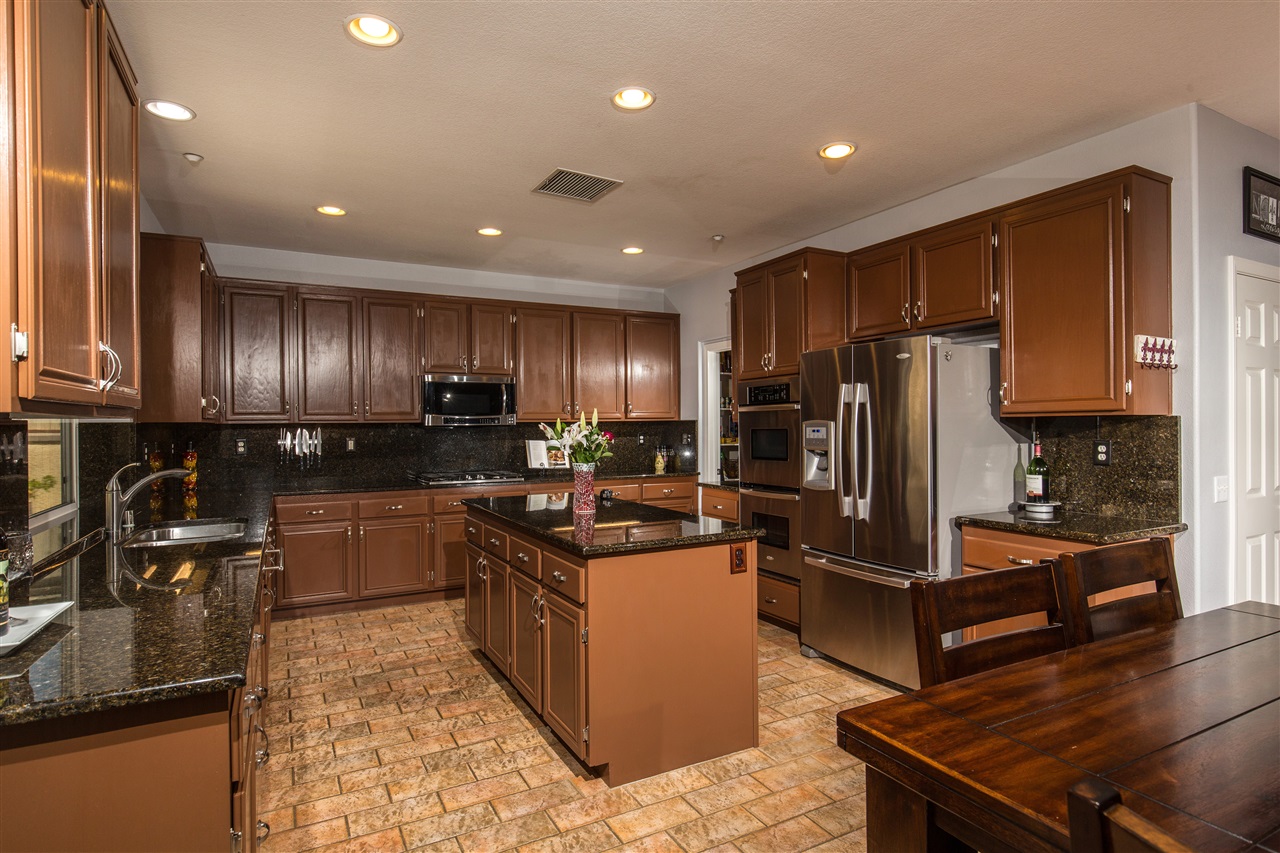 1318 E Taylor St, Vista, CA 92084 photo 8