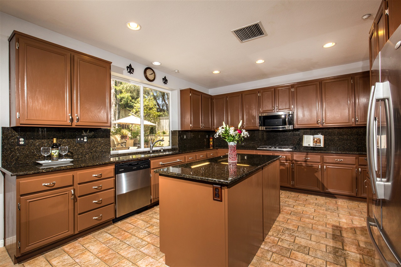 1318 E Taylor St, Vista, CA 92084 photo 9