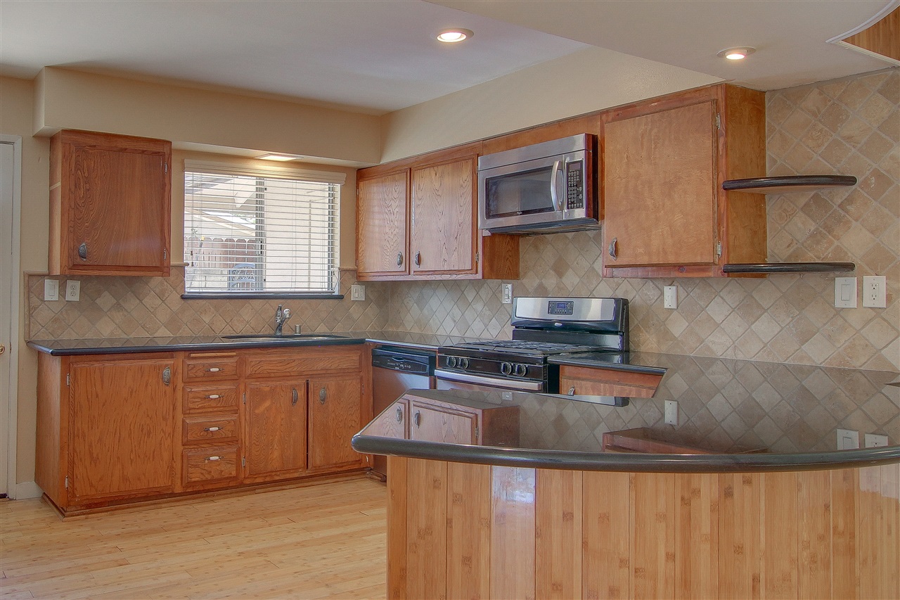 3221 Valley Gln, Oceanside, CA 92056 photo 10