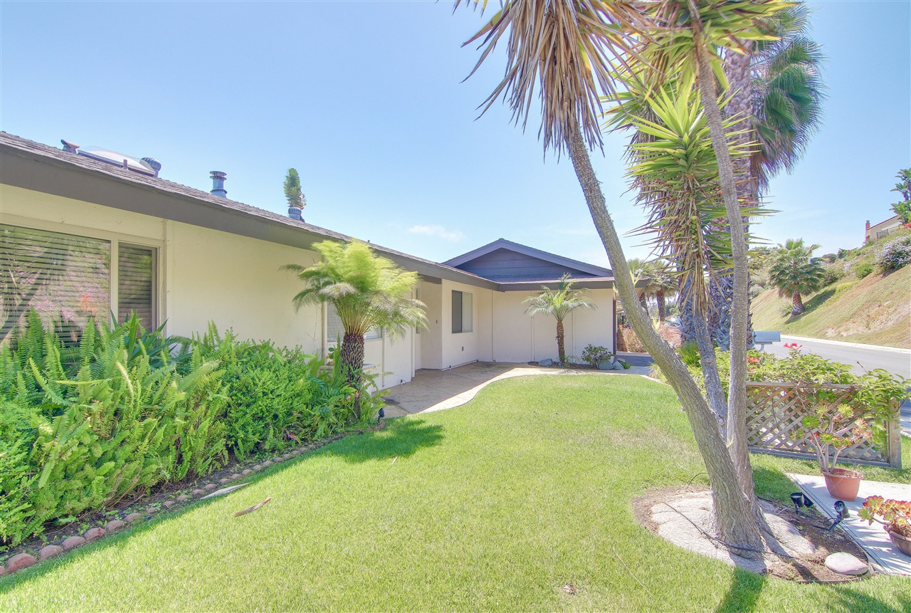 3221 Valley Gln, Oceanside, CA 92056 photo 3