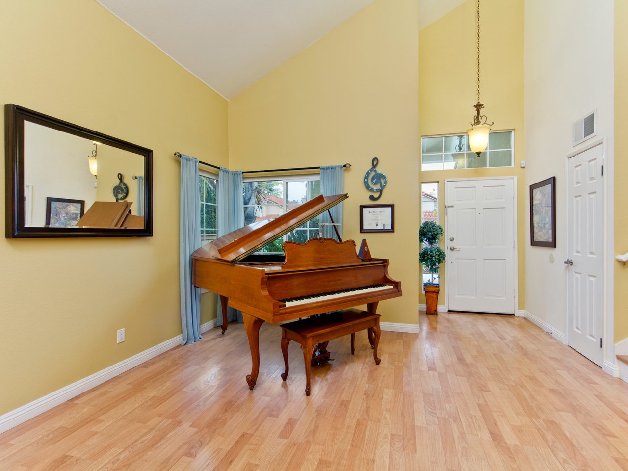 1606 Harbor Dr, Vista, CA 92081 photo 5