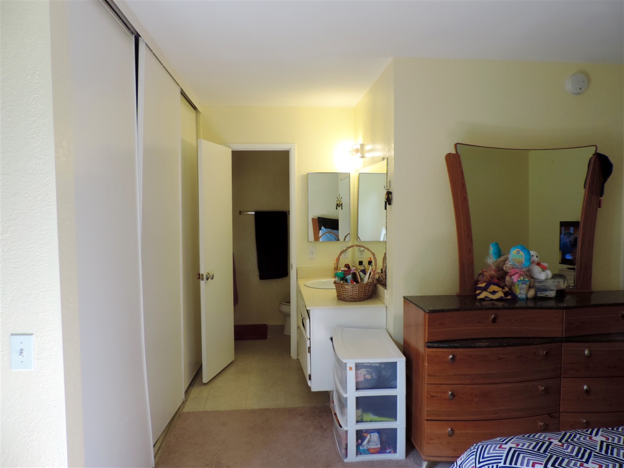 2562 Granada Cir, Spring Valley, CA 91977 photo 10