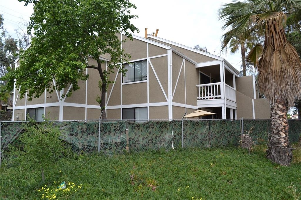 1187-89 Alturas Rd, Fallbrook, CA 92028 photo 2