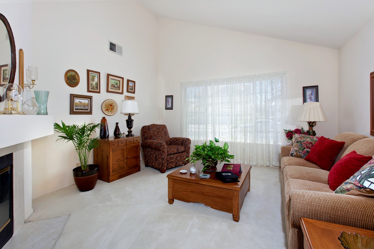 1584 Madrid Dr, Vista, CA 92081 photo 5