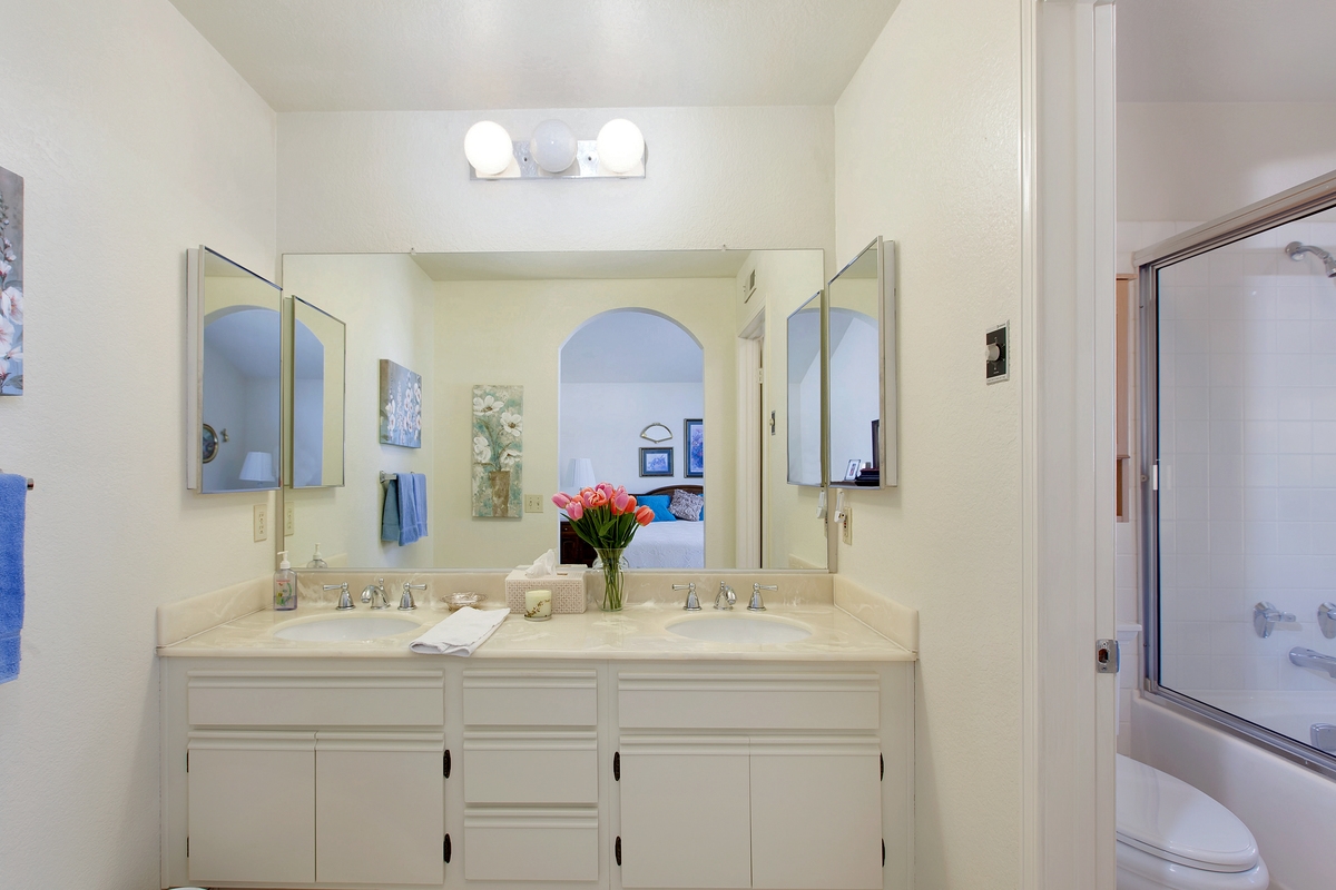 1584 Madrid Dr, Vista, CA 92081 photo 21