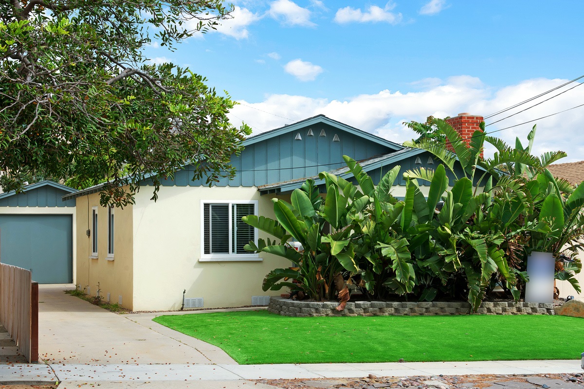 135 Chestnut Ave, Carlsbad, CA 92008 photo 1