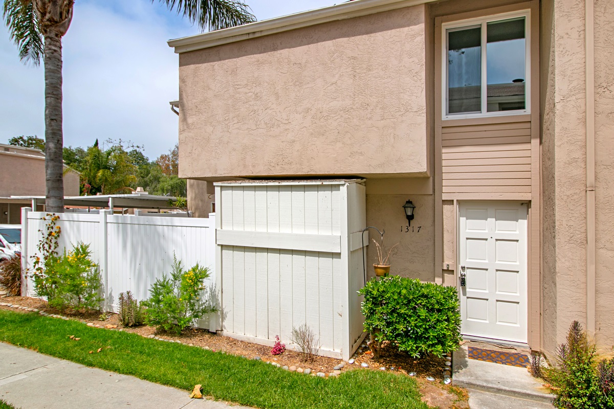 1317 Evergreen Dr, Cardiff, CA 92007 photo 2