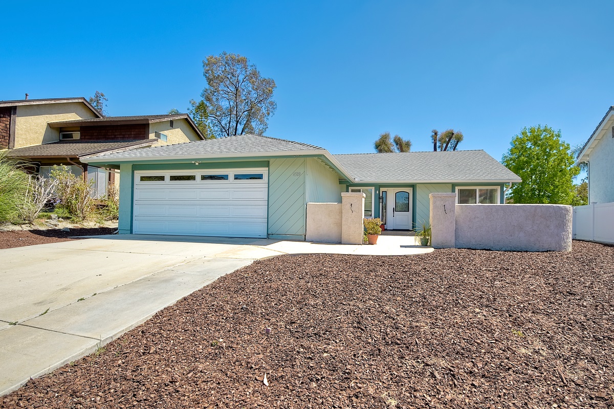 4589 Blackwell Rd, Oceanside, CA 92056 photo 1