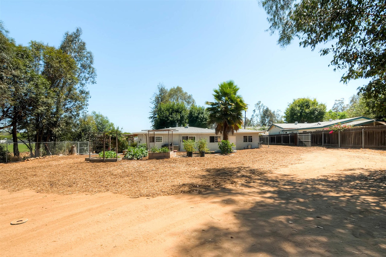 406 Monique Way, Escondido, CA 92026 photo 22