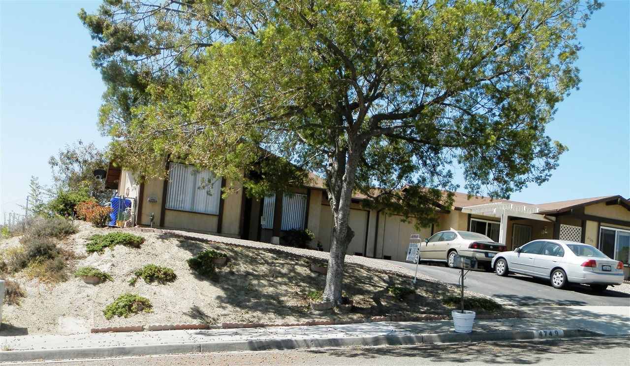 4749 Rising Glen Dr, Oceanside, CA 92057 photo 2