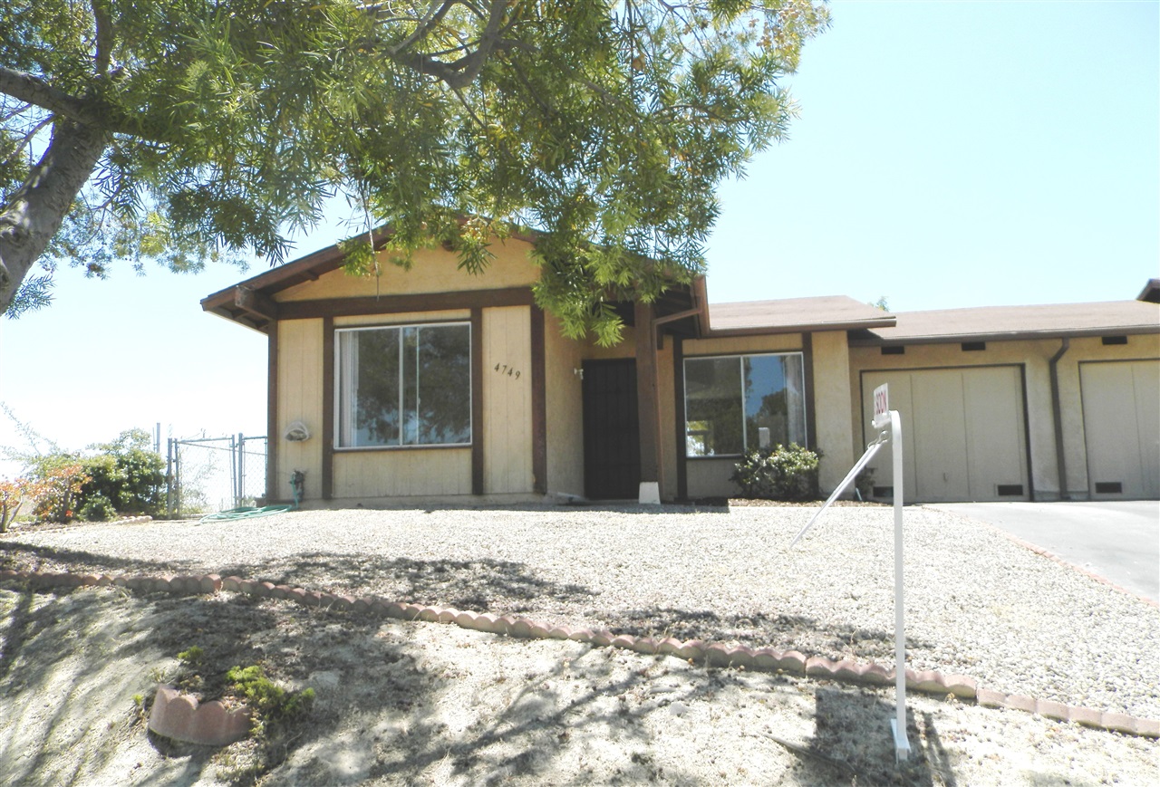 4749 Rising Glen Dr, Oceanside, CA 92057 photo 1