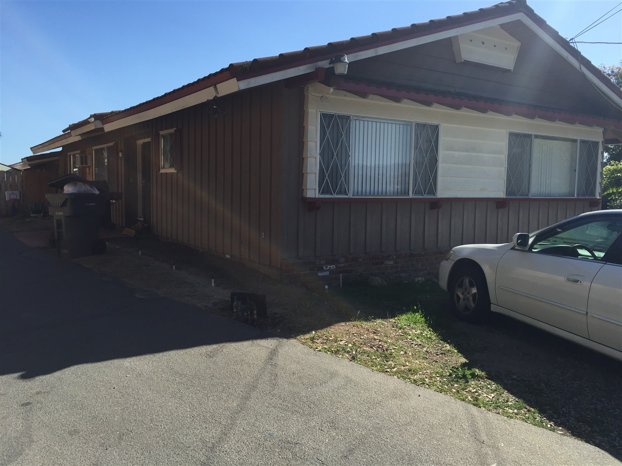 1057 Hughes Ln, Fallbrook, CA 92028 photo 1