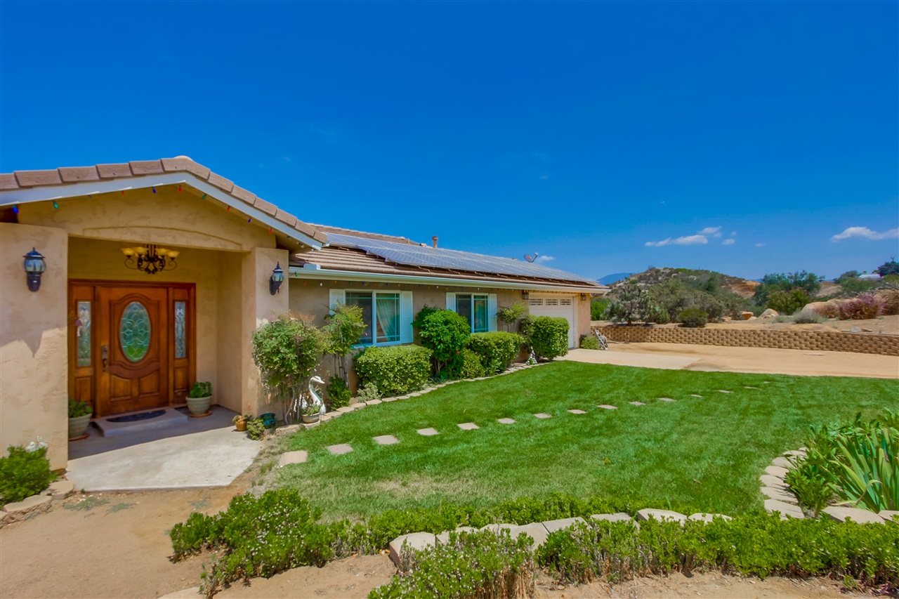 593 Anderson Rd, Alpine, CA 91901 photo 1