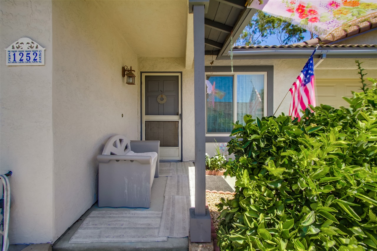 1252 Sundown Gln, Escondido, CA 92026 photo 2