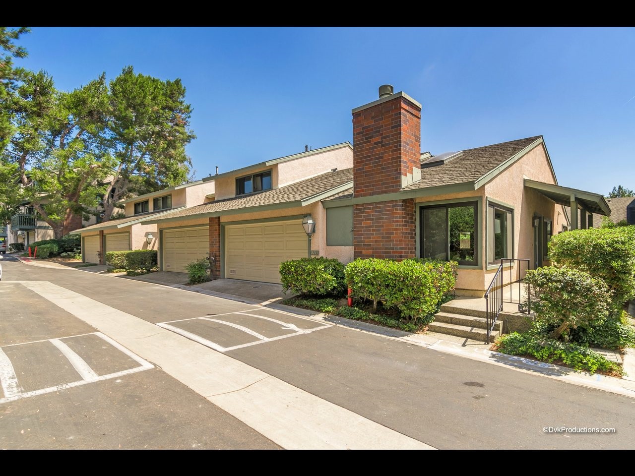 8243 Caminito Modena, La Jolla, CA 92037 photo 2