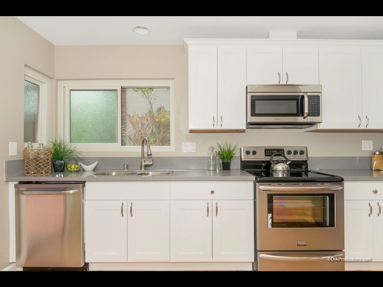 8243 Caminito Modena, La Jolla, CA 92037 photo 12