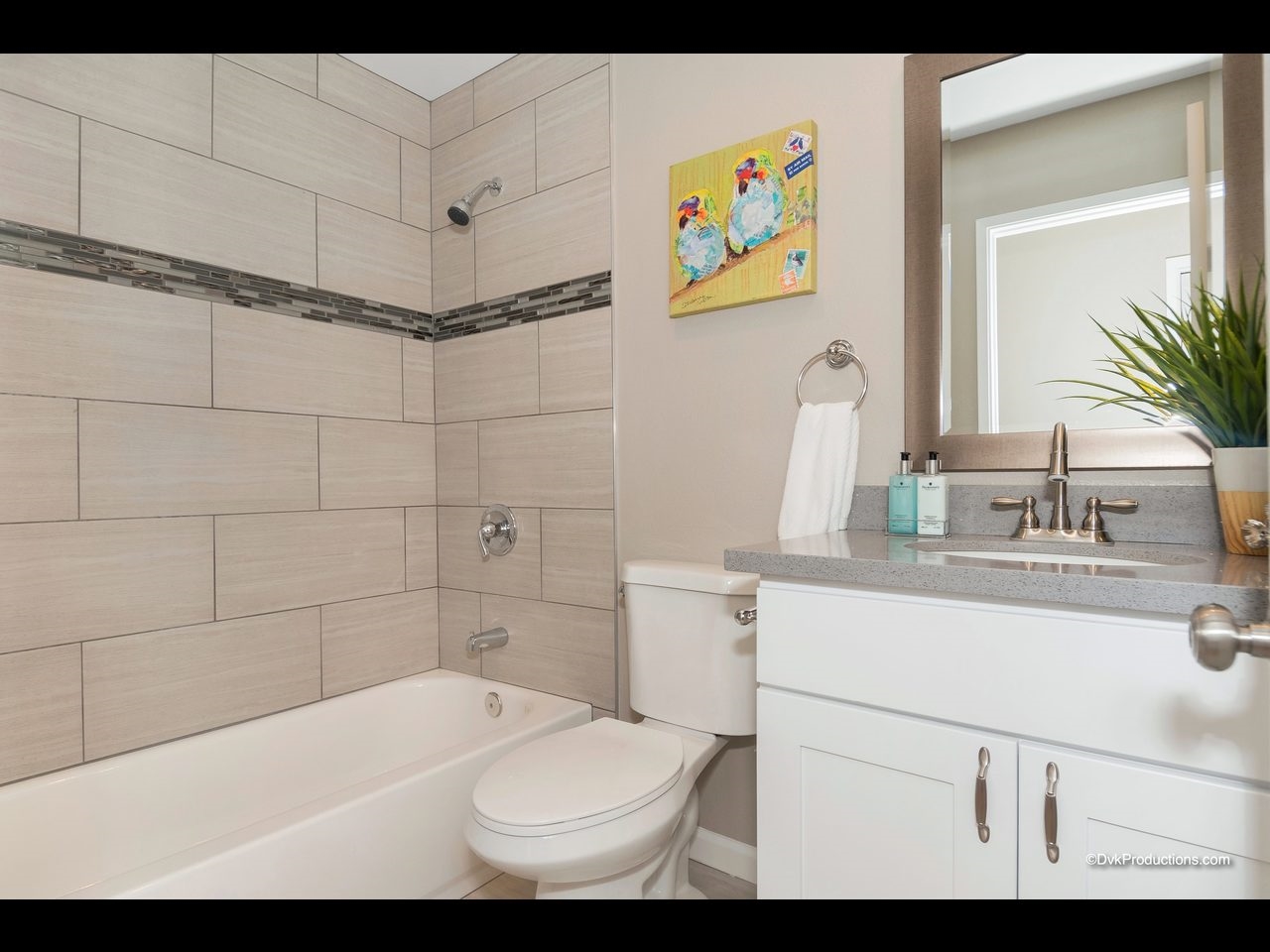 8243 Caminito Modena, La Jolla, CA 92037 photo 17