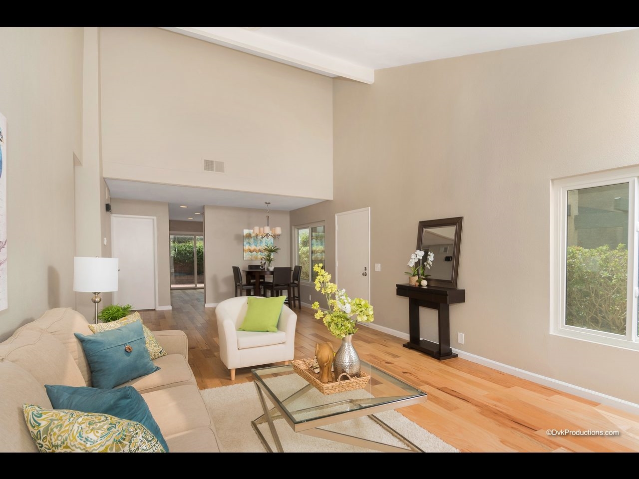 8243 Caminito Modena, La Jolla, CA 92037 photo 4