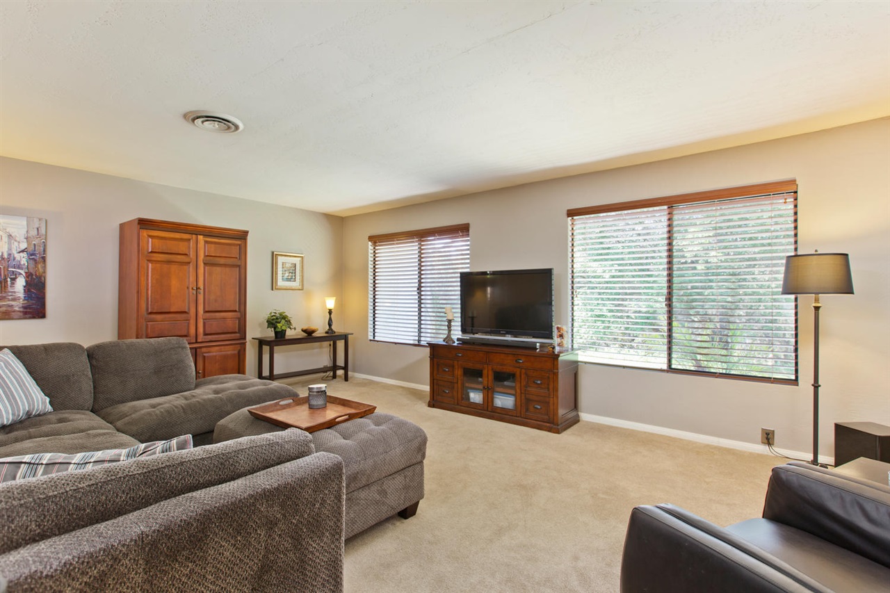 818 Brook Cyn, Escondido, CA 92025 photo 4