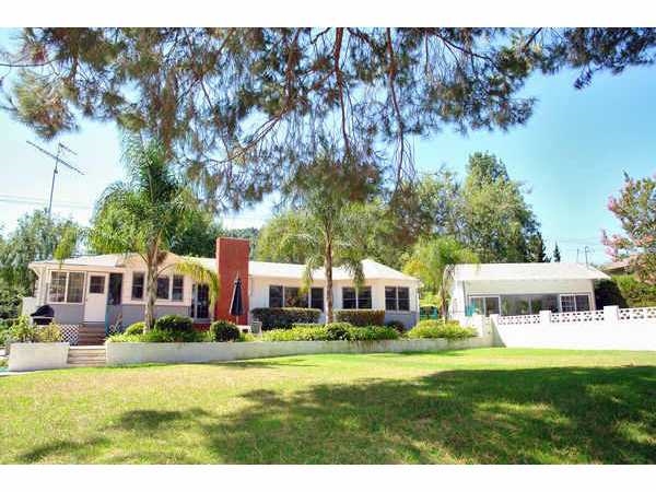 2702 Mountain View Dr, Escondido, CA 92027 photo 1